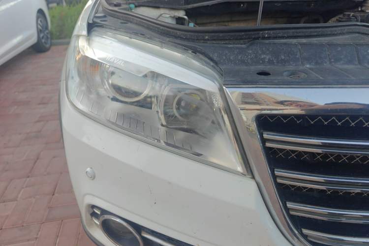 Used Haval H6 2014 Sport Version 1.5T Manual Two-Wheel Drive Elite Edition Right Front Headlight