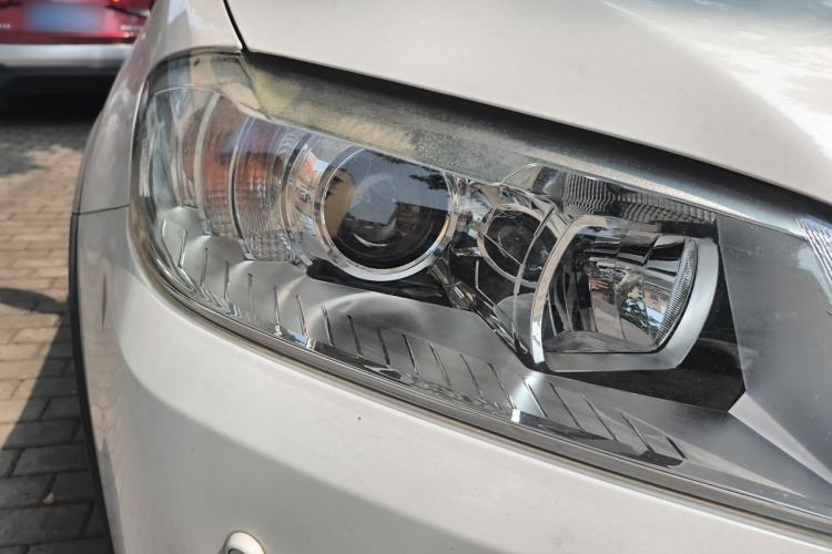 Used Haval H6 2014 Sport Version 1.5T Manual Two-Wheel Drive Elite Edition Right Front Headlight