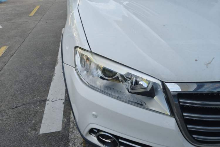 Used Haval H6 2014 Sport Version 1.5T Manual Two-Wheel Drive Elite Edition Right Front Headlight