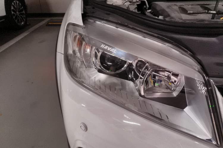 Used Haval H6 2014 Sport Edition 2.0T Diesel Manual 4x4 Elite Model Right Front Headlight
