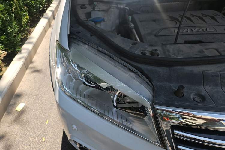 Used Haval H6 2014 Sport Version 1.5T Manual Two-Wheel Drive Elite Edition Right Front Headlight