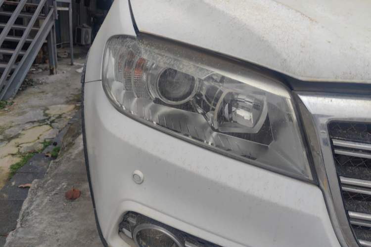 Used Haval H6 2014 Sport Version 1.5T Manual Two-Wheel Drive Elite Edition Right Front Headlight