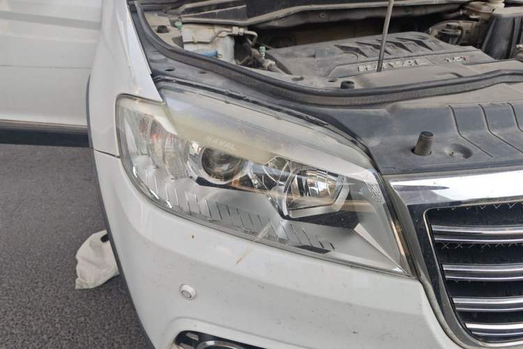 Used Haval H6 2014 Sport Version 1.5T Manual Two-Wheel Drive Elite Edition Right Front Headlight