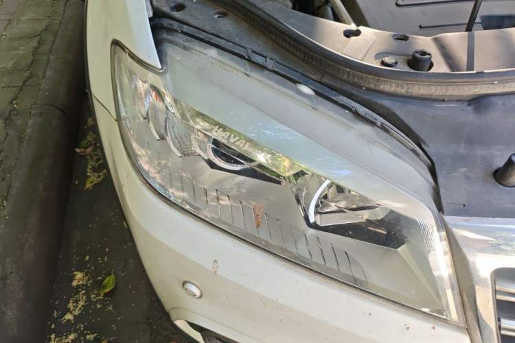 Used Haval H6 2014 Sport Version 1.5T Manual Two-Wheel Drive Elite Edition Right Front Headlight