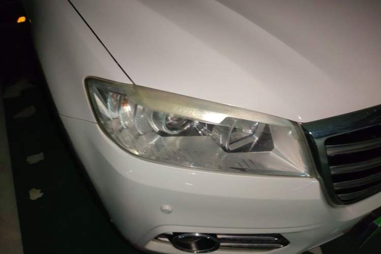 Used Haval H6 2014 Sport Version 1.5T Manual Two-Wheel Drive Elite Edition Right Front Headlight