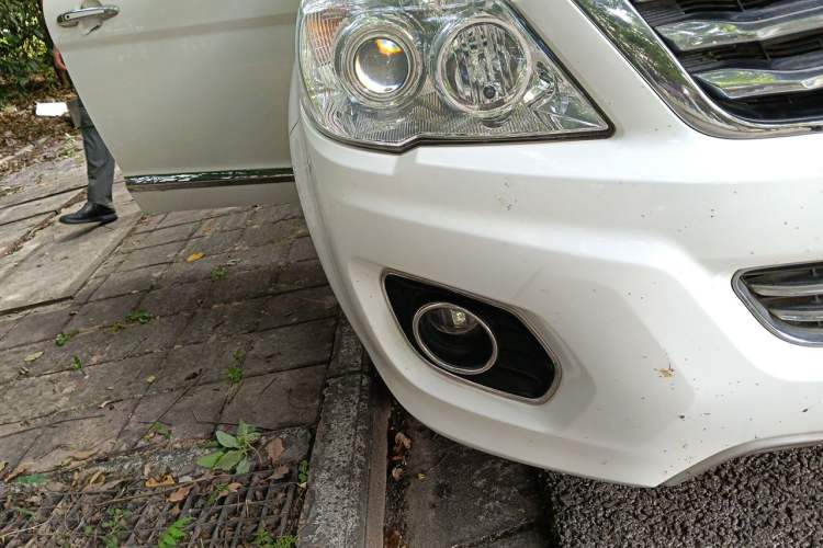 Used Haval H6 2014 Upgraded Model 1.5T Manual Two-Wheel Drive Elite Version Right Front Headlight