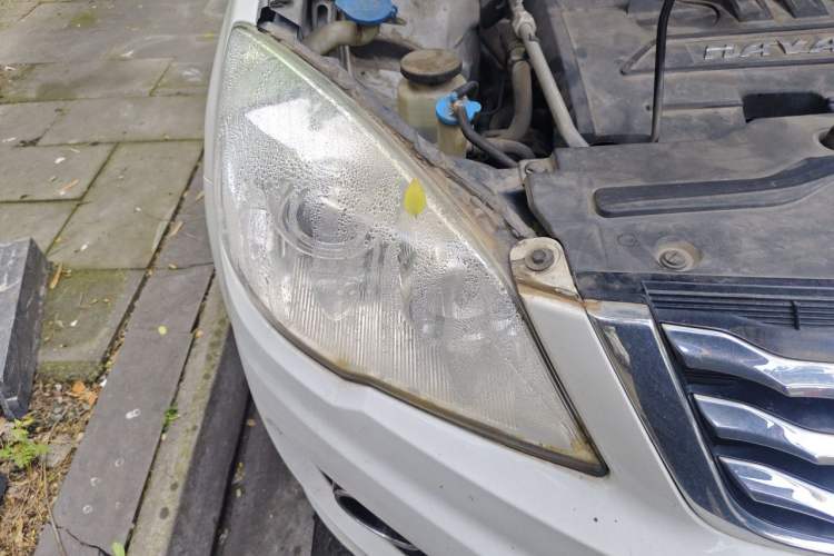 Used Haval H6 2014 Upgraded Model 1.5T Manual Two-Wheel Drive Elite Version Right Front Headlight