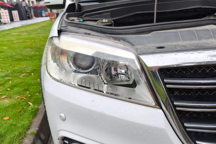 Used Haval H6 2014 Sport Version 1.5T Manual Two-Wheel Drive Elite Edition Right Front Headlight