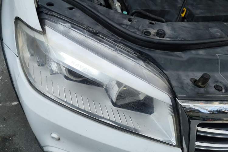 Used Haval H6 2014 Sport Edition 2.0T Diesel Manual Two-Wheel Drive Prestige Model Right Front Headlight