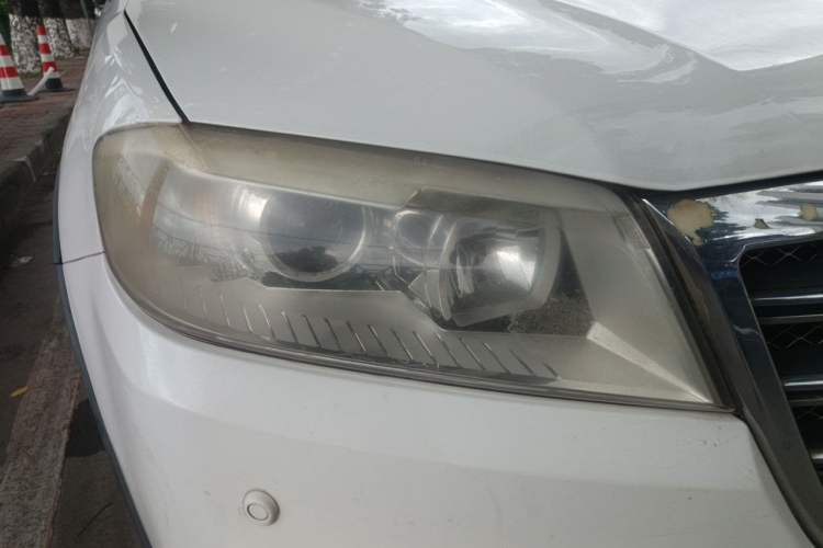 Used Haval H6 2014 Sport Version 1.5T Manual Two-Wheel Drive Elite Edition Right Front Headlight