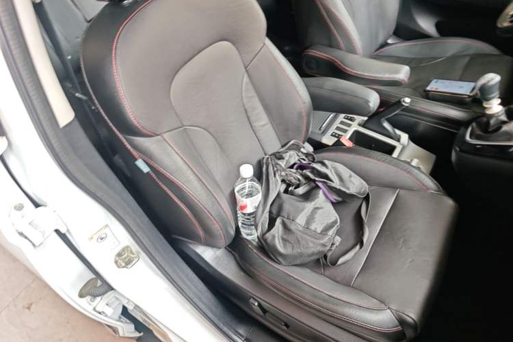 Used Haval H6 2014 Sport Version 1.5T Manual Two-Wheel Drive Elite Edition Right Front Seat