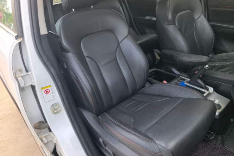 Used Haval H6 2014 Sport Version 1.5T Manual Two-Wheel Drive Elite Edition Right Front Seat
