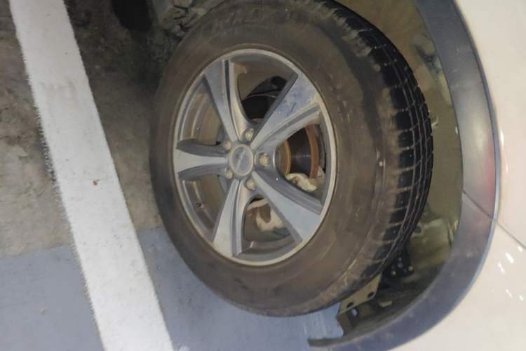 Used Haval H6 2014 Sport Version 1.5T Manual Two-Wheel Drive Elite Edition Right Front Wheel Hub
