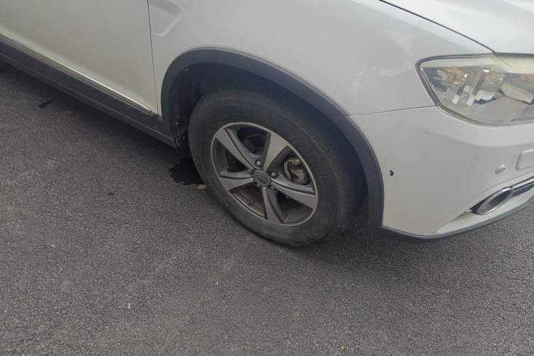 Used Haval H6 2014 Sport Version 1.5T Manual Two-Wheel Drive Elite Edition Right Front Wheel Hub