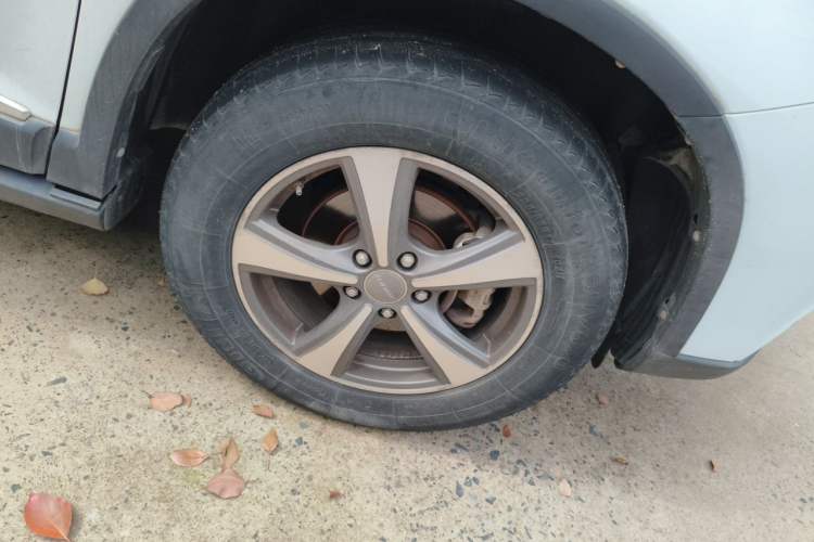 Used Haval H6 2014 Sport Version 1.5T Manual Two-Wheel Drive Elite Edition Right Front Wheel Hub