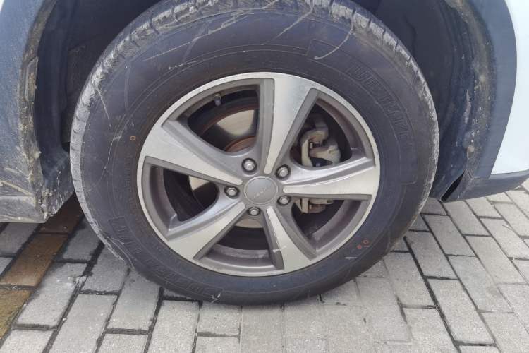 Used Haval H6 2014 Sport Version 1.5T Manual Two-Wheel Drive Elite Edition Right Front Wheel Hub