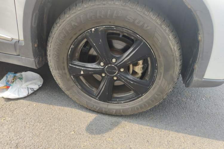 Used Haval H6 2014 Sport Version 1.5T Manual Two-Wheel Drive Elite Edition Right Front Wheel Hub