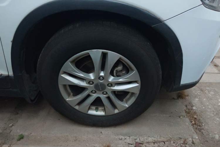 Used Haval H6 2014 Sport Edition 2.4L Automatic Elite Model Right Front Wheel Hub