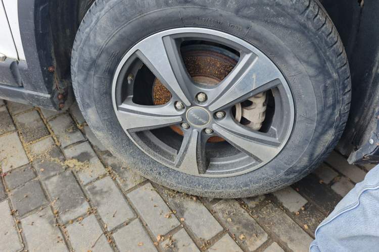 Used Haval H6 2014 Sport Version 1.5T Manual Two-Wheel Drive Elite Edition Right Front Wheel Hub