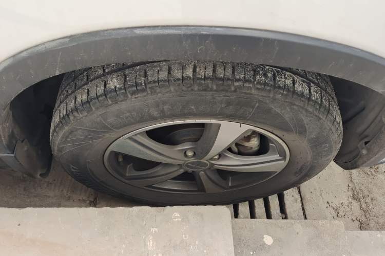 Used Haval H6 2014 Sport Version 1.5T Manual Two-Wheel Drive Elite Edition Right Front Wheel Hub