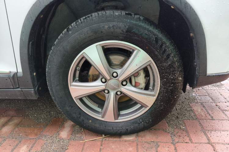 Used Haval H6 2014 Sport Version 1.5T Manual Two-Wheel Drive Elite Edition Right Front Wheel Hub