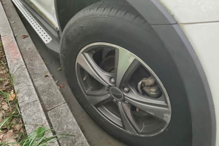 Used Haval H6 2014 Sport Version 1.5T Manual Two-Wheel Drive Elite Edition Right Front Wheel Hub