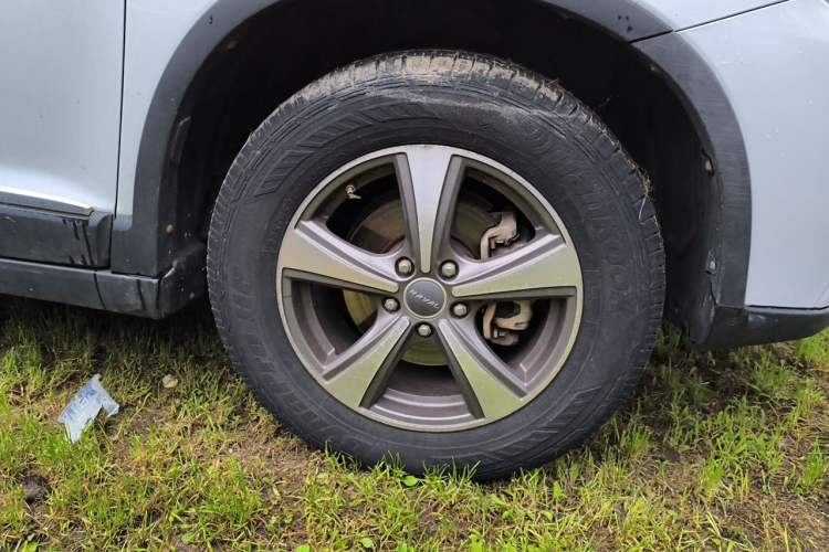 Used Haval H6 2014 Sport Version 1.5T Manual Two-Wheel Drive Elite Edition Right Front Wheel Hub