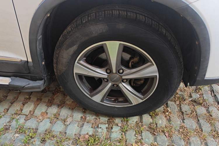 Used Haval H6 2014 Sport Version 1.5T Manual Two-Wheel Drive Elite Edition Right Front Wheel Hub