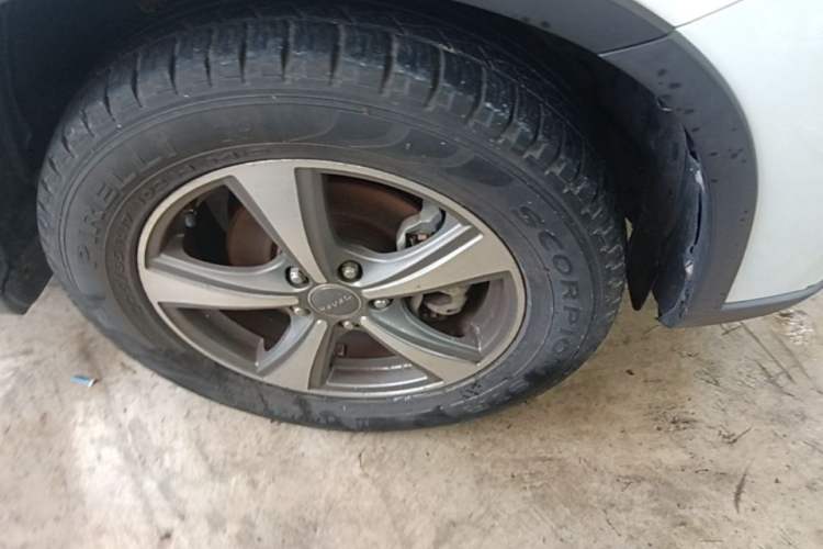 Used Haval H6 2014 Sport Version 1.5T Manual Two-Wheel Drive Elite Edition Right Front Wheel Hub