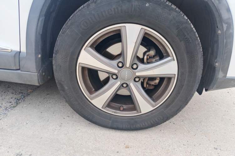 Used Haval H6 2014 Sport Version 1.5T Manual Two-Wheel Drive Elite Edition Right Front Wheel Hub