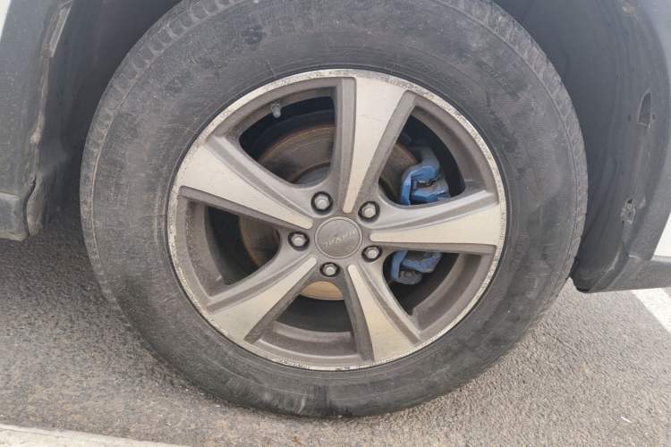 Used Haval H6 2014 Sport Version 1.5T Manual Two-Wheel Drive Elite Edition Right Front Wheel Hub
