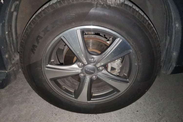 Used Haval H6 2014 Sport Version 1.5T Manual Two-Wheel Drive Elite Edition Right Front Wheel Hub