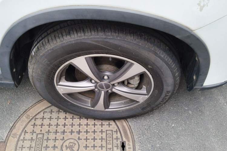 Used Haval H6 2014 Sport Version 1.5T Manual Two-Wheel Drive Elite Edition Right Front Wheel Hub