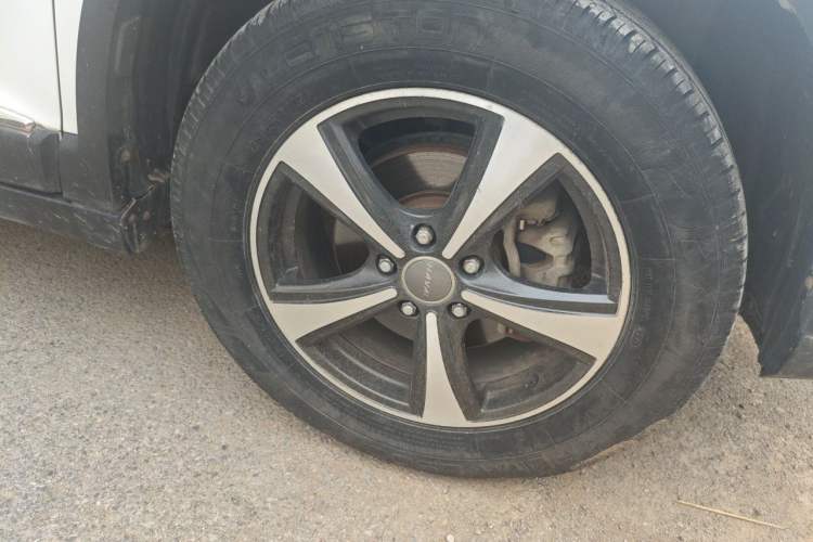 Used Haval H6 2014 Sport Version 1.5T Manual Two-Wheel Drive Elite Edition Right Front Wheel Hub