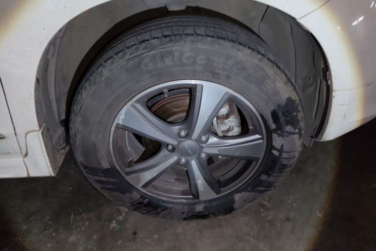 Used Haval H6 2014 Upgraded Model 1.5T Manual Two-Wheel Drive Elite Version Right Front Wheel Hub