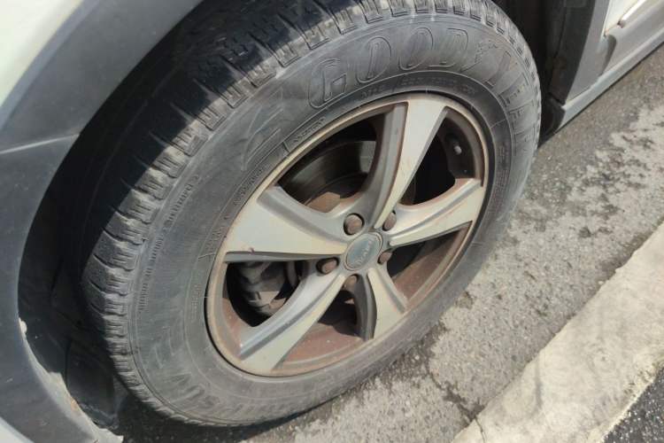 Used Haval H6 2014 Sport Version 1.5T Manual Two-Wheel Drive Elite Edition Right Front Wheel Hub
