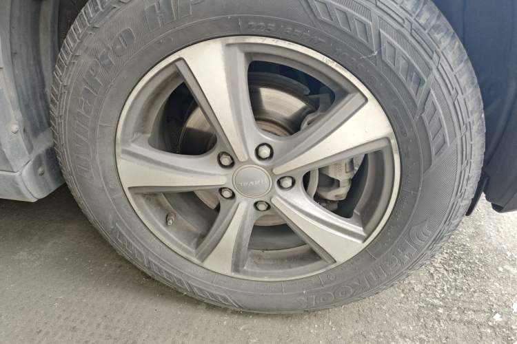 Used Haval H6 2014 Sport Version 1.5T Manual Two-Wheel Drive Elite Edition Right Front Wheel Hub