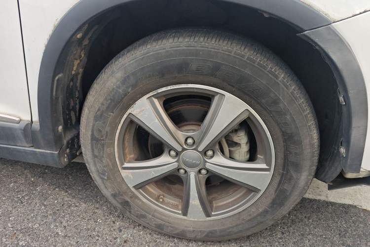 Used Haval H6 2014 Sport Version 1.5T Manual Two-Wheel Drive Elite Edition Right Front Wheel Hub