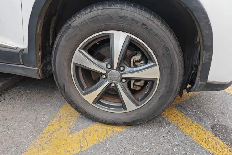 Used Haval H6 2014 Sport Version 1.5T Manual Two-Wheel Drive Elite Edition Right Front Wheel Hub