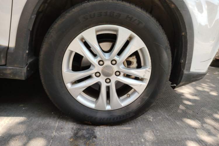 Used Haval H6 2014 Sport Version 1.5T Manual Two-Wheel Drive Elite Edition Right Front Wheel Hub