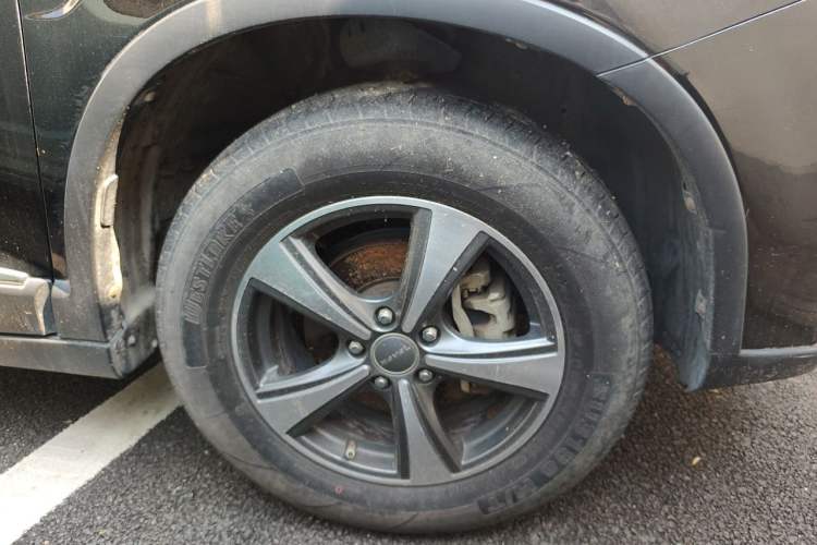 Used Haval H6 2014 Sport Version 1.5T Manual Two-Wheel Drive Elite Edition Right Front Wheel Hub