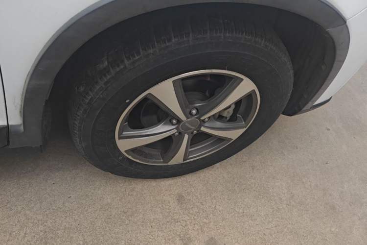 Used Haval H6 2014 Sport Version 1.5T Manual Two-Wheel Drive Elite Edition Right Front Wheel Hub