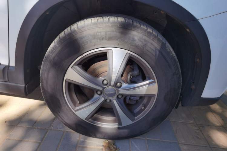 Used Haval H6 2014 Sport Version 1.5T Manual Two-Wheel Drive Elite Edition Right Front Wheel Hub