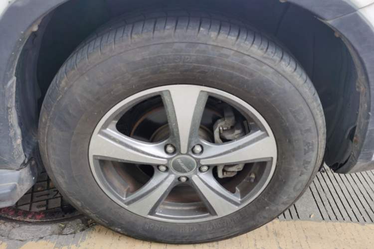 Used Haval H6 2014 Sport Edition 2.4L Automatic Elite Model Right Front Wheel Hub