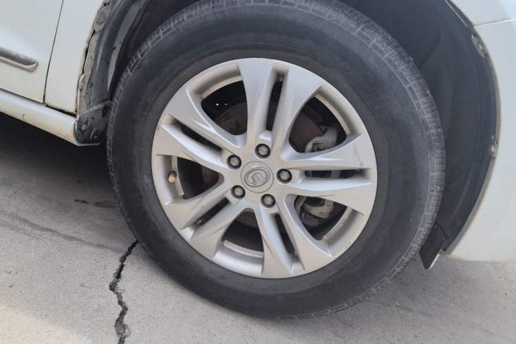 Used Haval H6 2014 Upgraded Model 1.5T Manual Two-Wheel Drive Elite Version Right Front Wheel Hub
