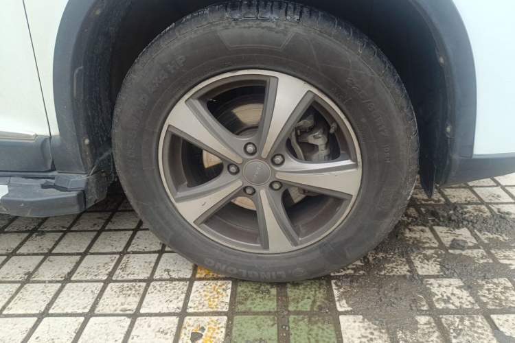 Used Haval H6 2014 Sport Version 1.5T Manual Two-Wheel Drive Elite Edition Right Front Wheel Hub