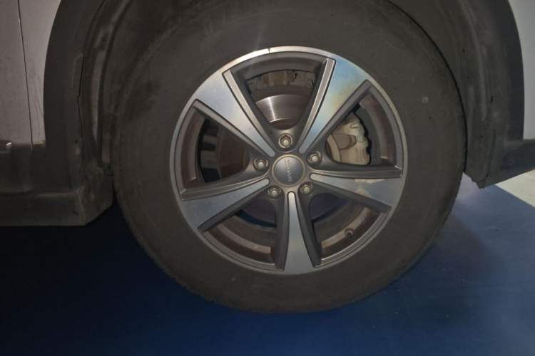 Used Haval H6 2014 Sport Version 1.5T Manual Two-Wheel Drive Elite Edition Right Front Wheel Hub