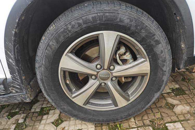 Used Haval H6 2014 Sport Version 1.5T Manual Two-Wheel Drive Elite Edition Right Front Wheel Hub