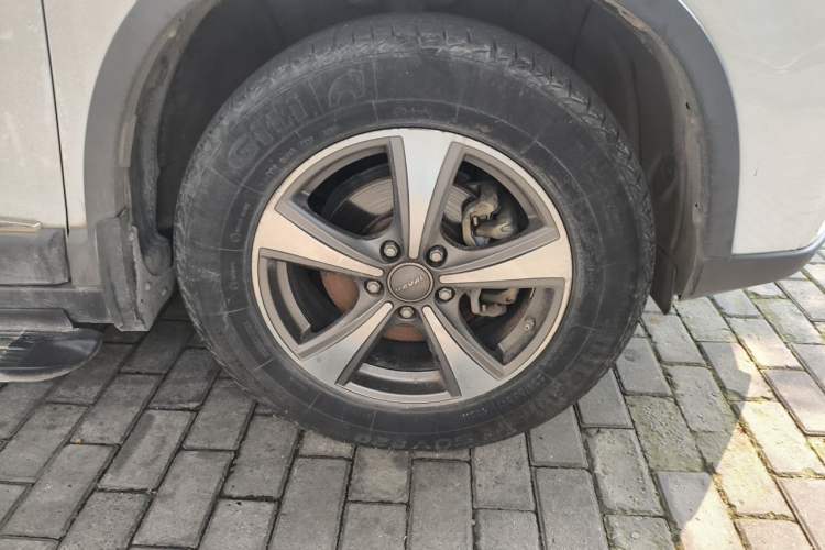 Used Haval H6 2014 Sport Version 1.5T Manual Two-Wheel Drive Elite Edition Right Front Wheel Hub