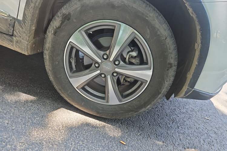 Used Haval H6 2014 Sport Version 1.5T Manual Two-Wheel Drive Elite Edition Right Front Wheel Hub